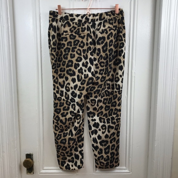 Banana Repub Hayden Tapered-Fit Leopard Ankle Pant - Picture 5 of 8